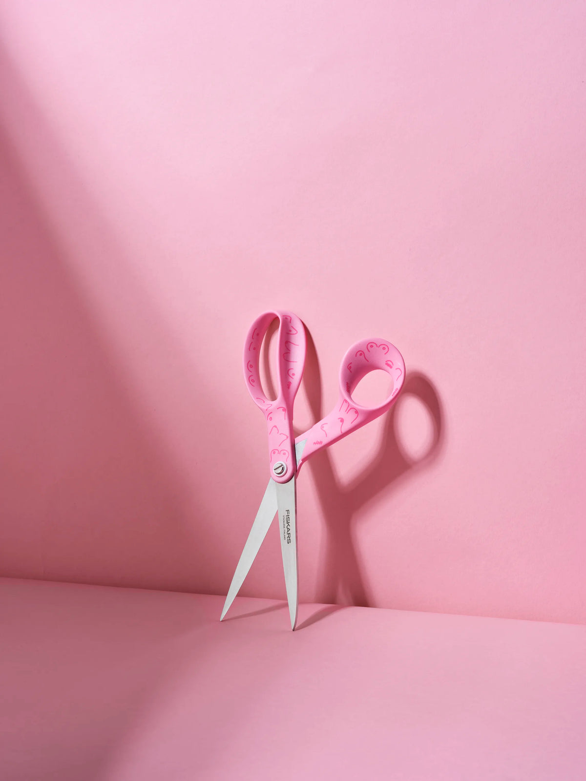 Fiskars Pink Ribbon Universalsaks